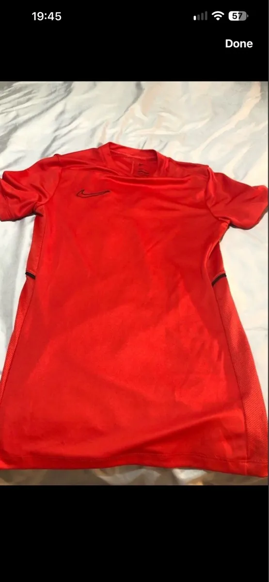 Boys Nike teeshirt size XS €5 - Image 2