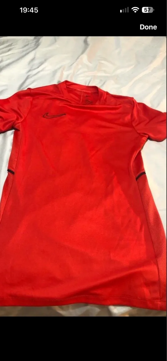 Boys Nike teeshirt size XS €5 - Image 4