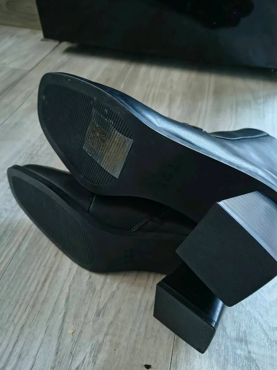 Rita Ora black boots - Image 4