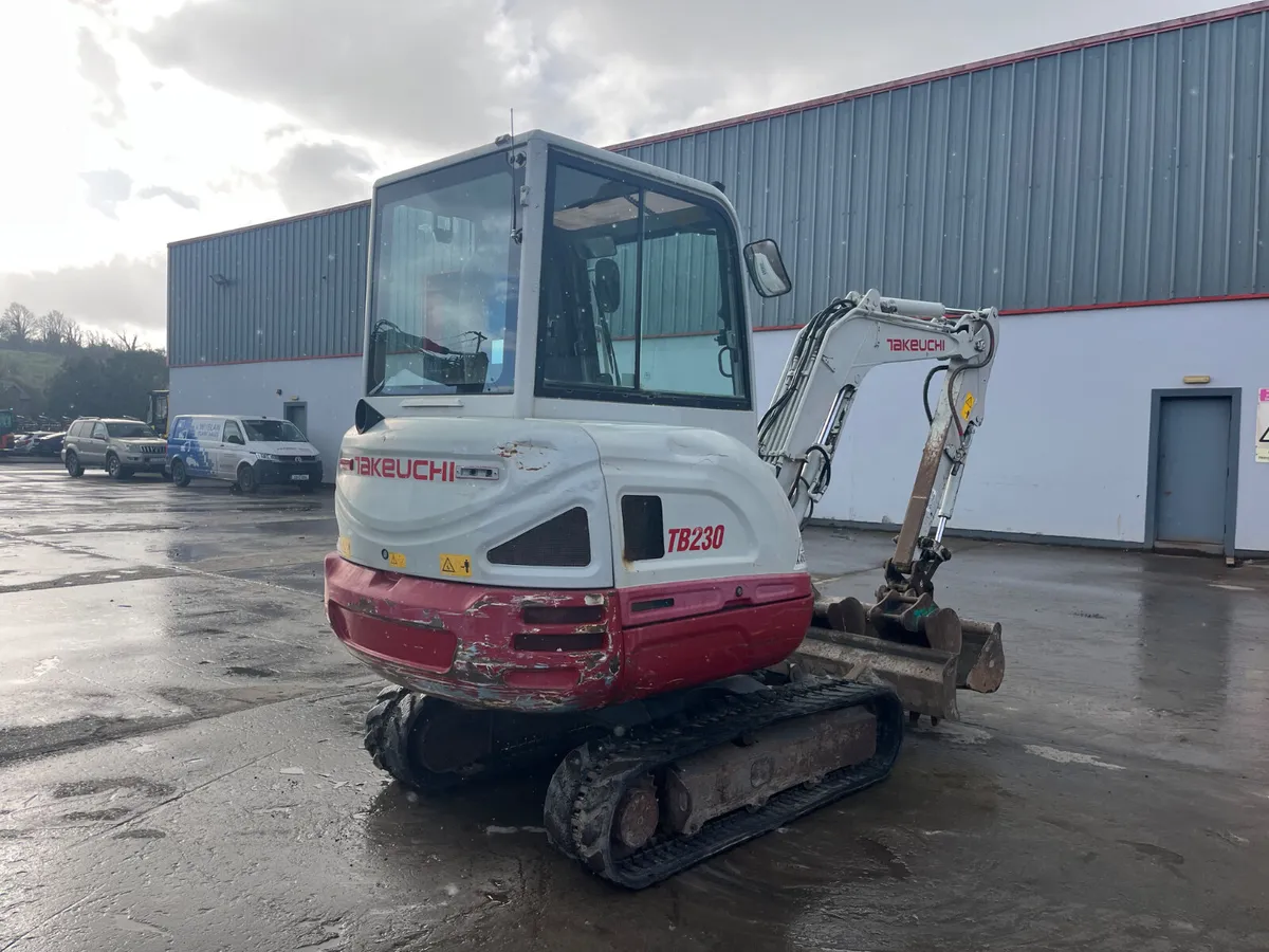 2016 Takeuchi TB230 - Image 4