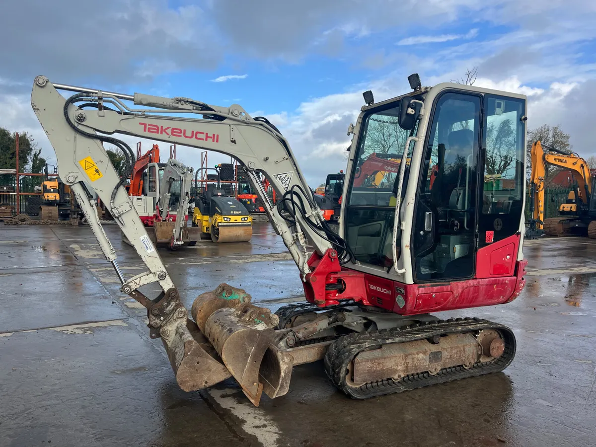 2016 Takeuchi TB230 - Image 2