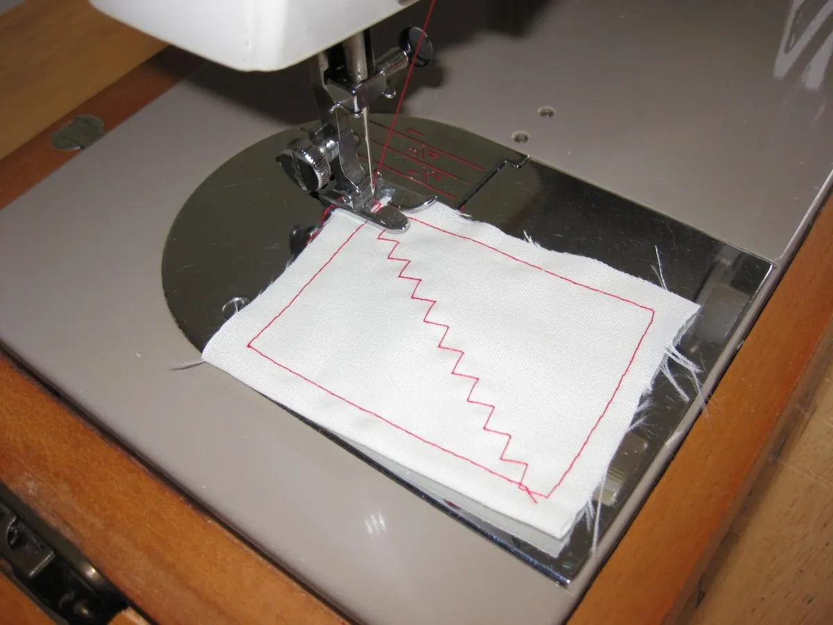 JANOME New Home 674 Sewing Machine Japan. - Image 3