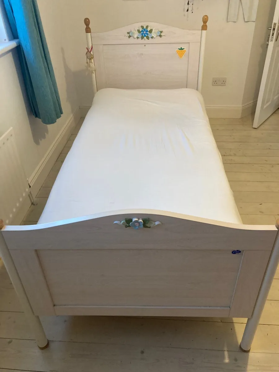 Single bed - Image 3