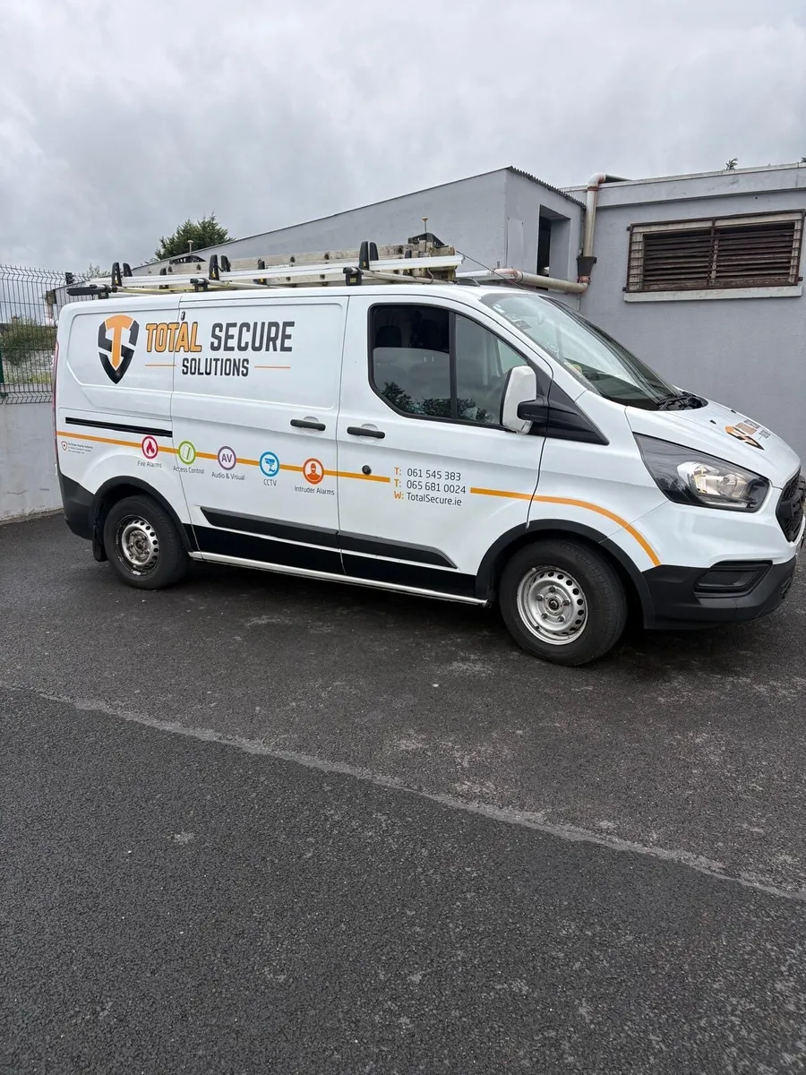 Transit Custom - Image 1