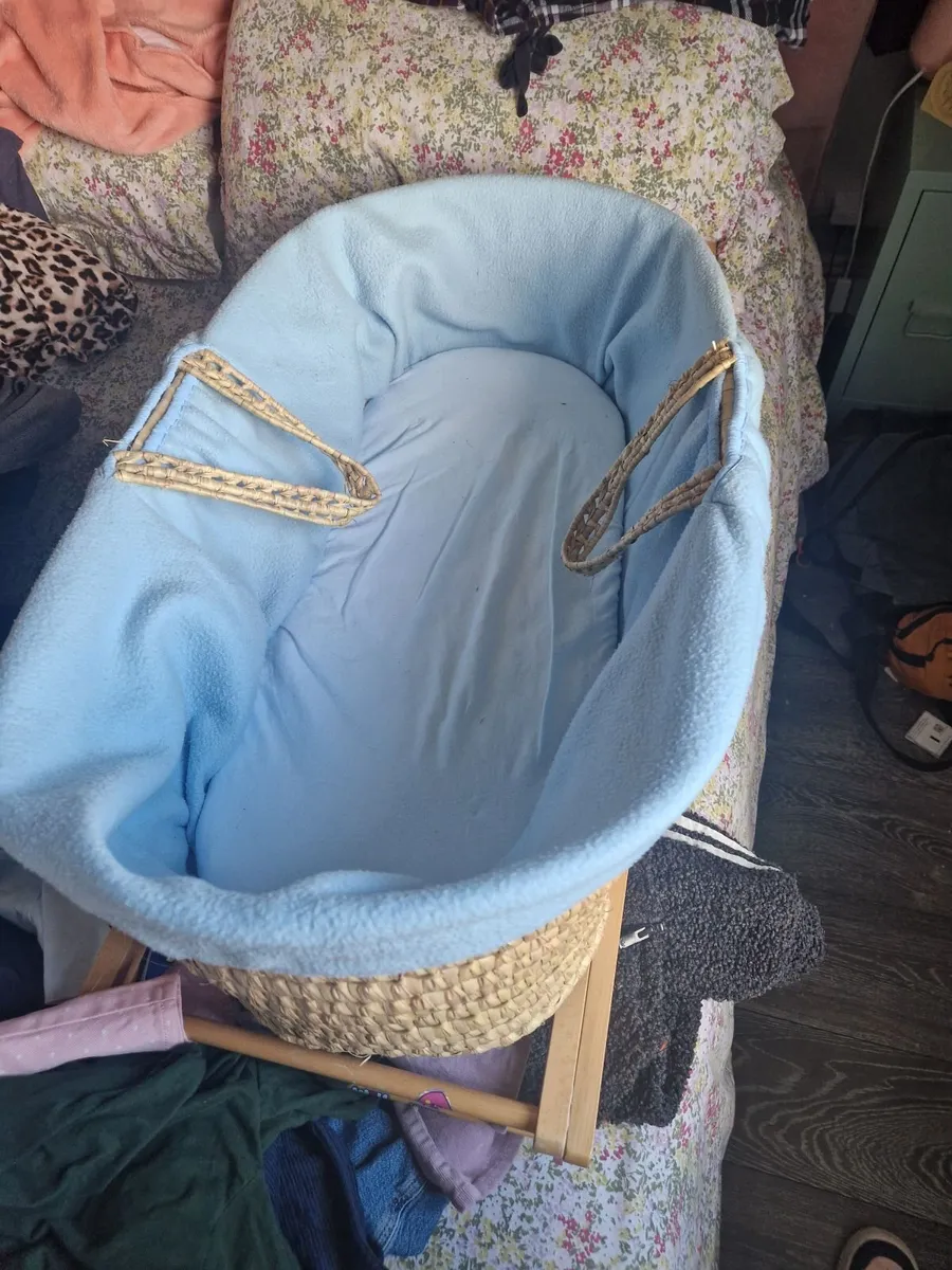 Moses basket, stand and mattress FREE - Image 2