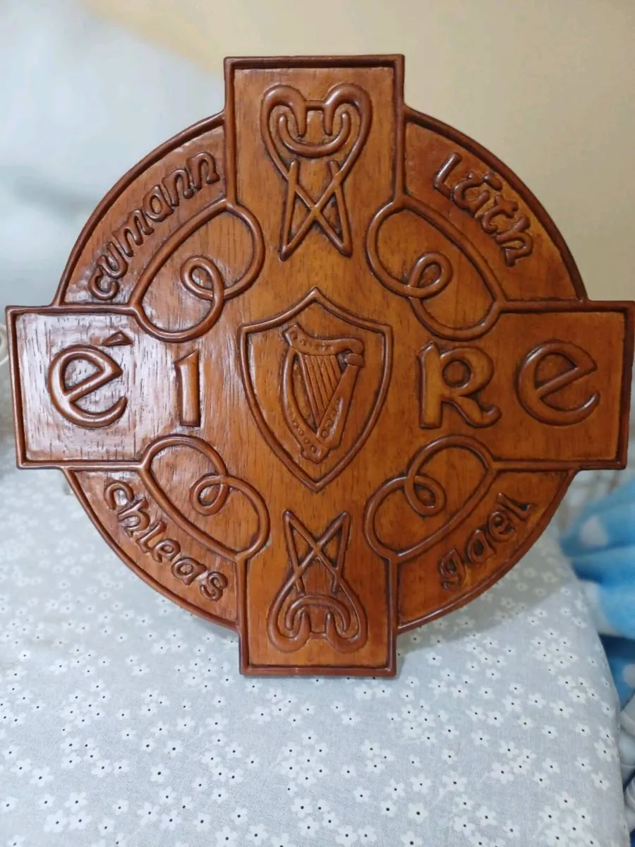 Collectible Vintage Mahogany GAA Plaque - Image 1