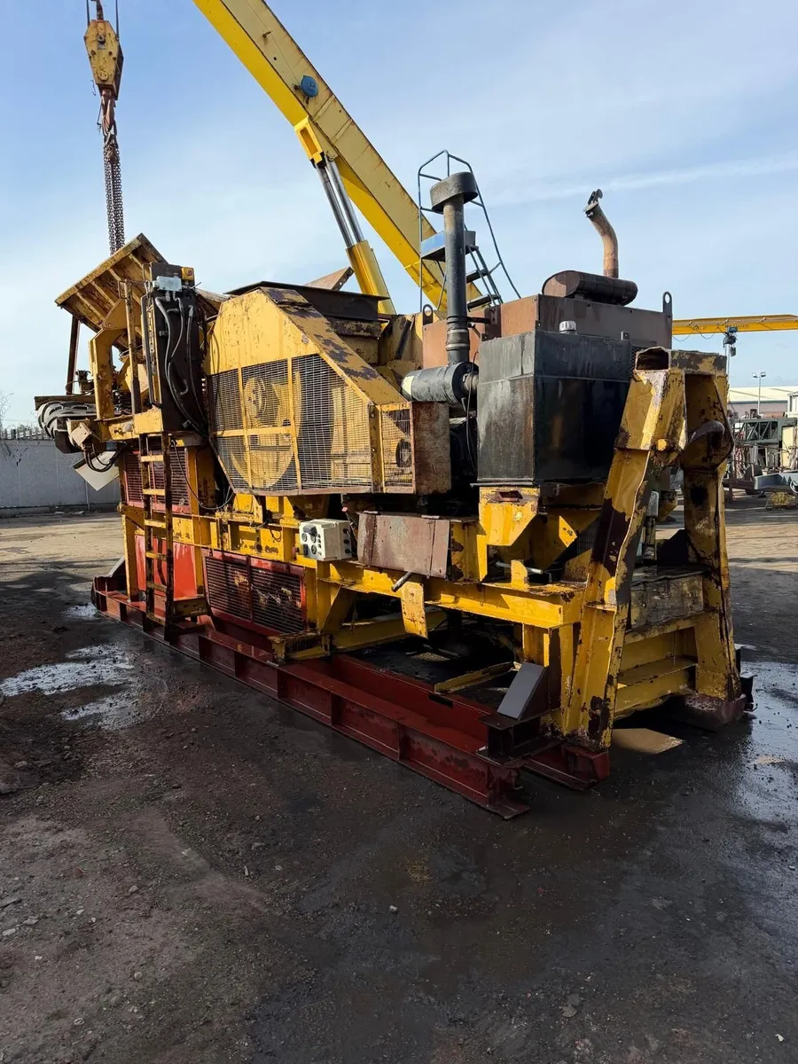 Parker 750 Hooklift Jaw Crusher Year 1997 CAT - Image 1