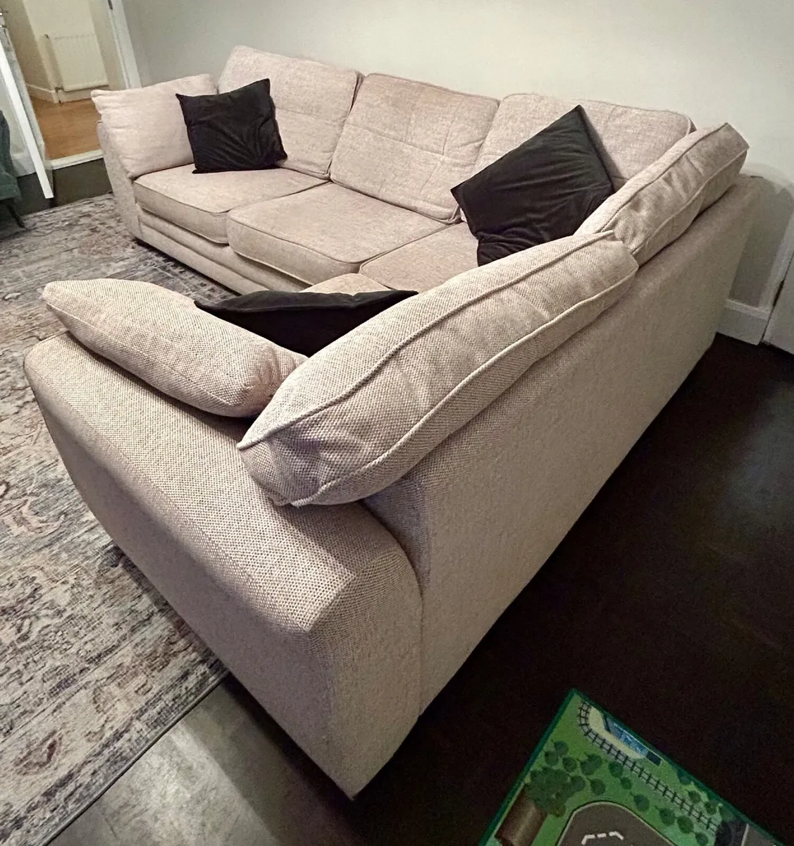 Corner couch and armchair - Image 3