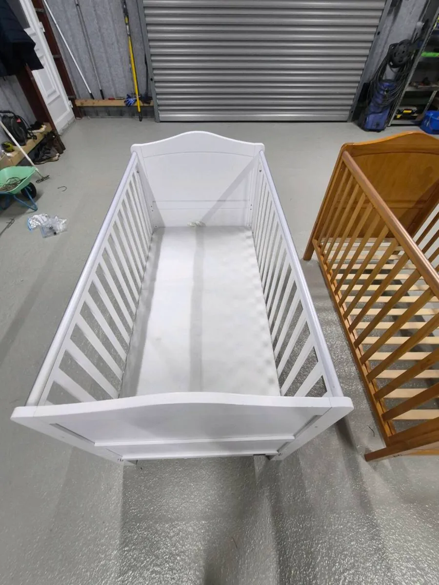Cot bed - Image 1