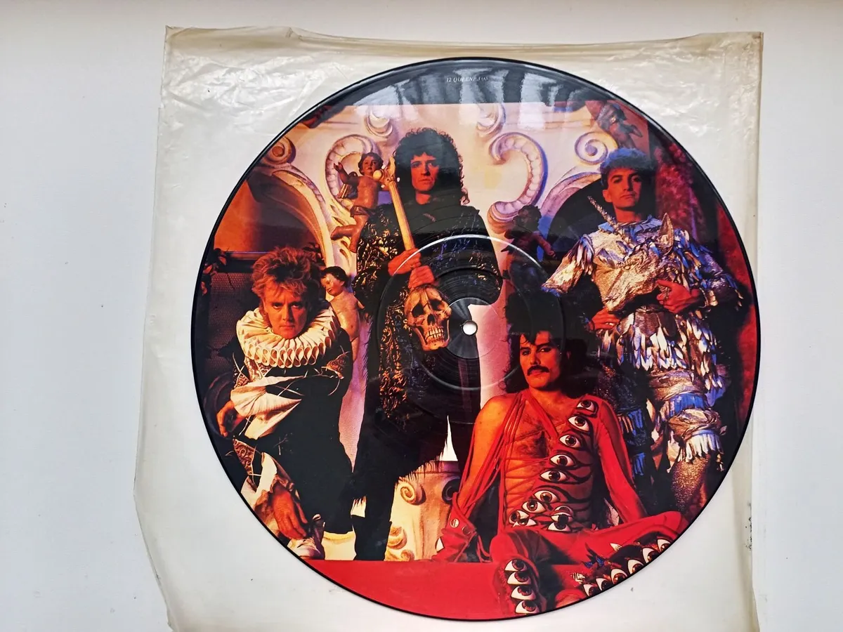 QUEEN  ITS  A  HARD  LIFE   12,,  PICTURE DISC - Image 2