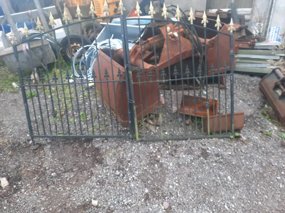 Gates - Image 1