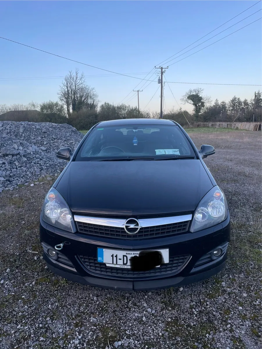 2011 Opel Astra *read description* - Image 4