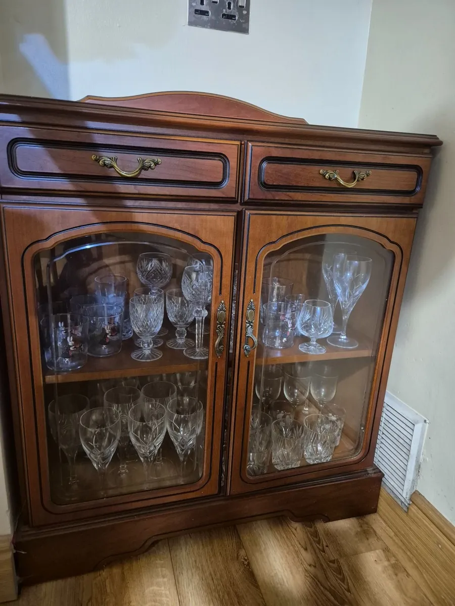 Display cabinet - Image 1