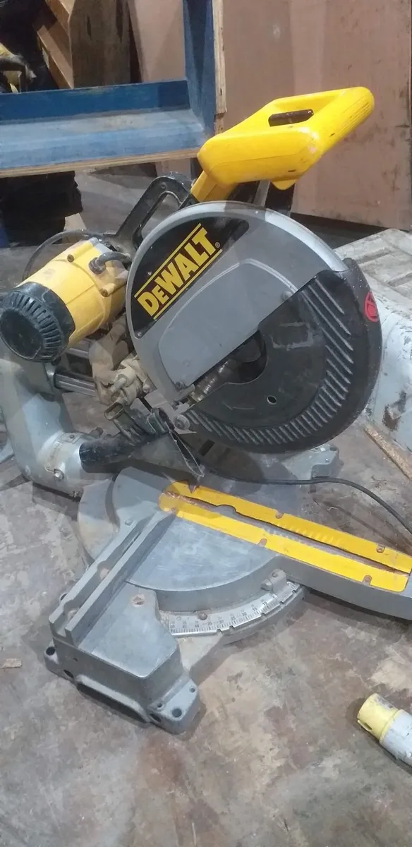 DEWALT DW708 12" CHOPSAW 110v - Image 1