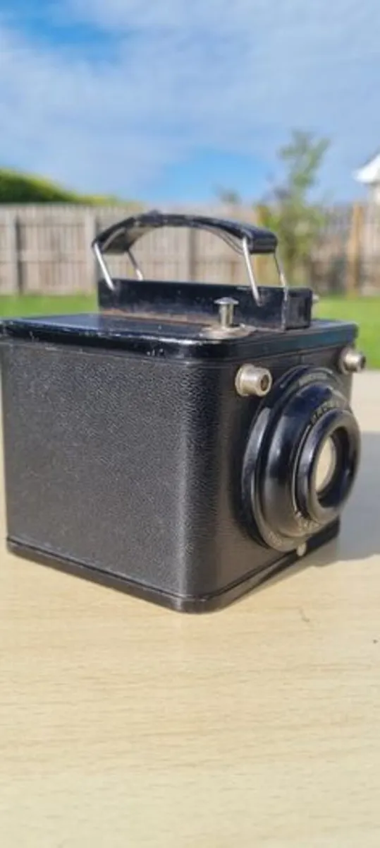 Kodak Brownie Flash Six-20 - Image 2