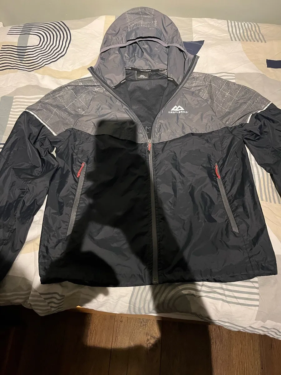 Trailberg Tracksuit - Image 2