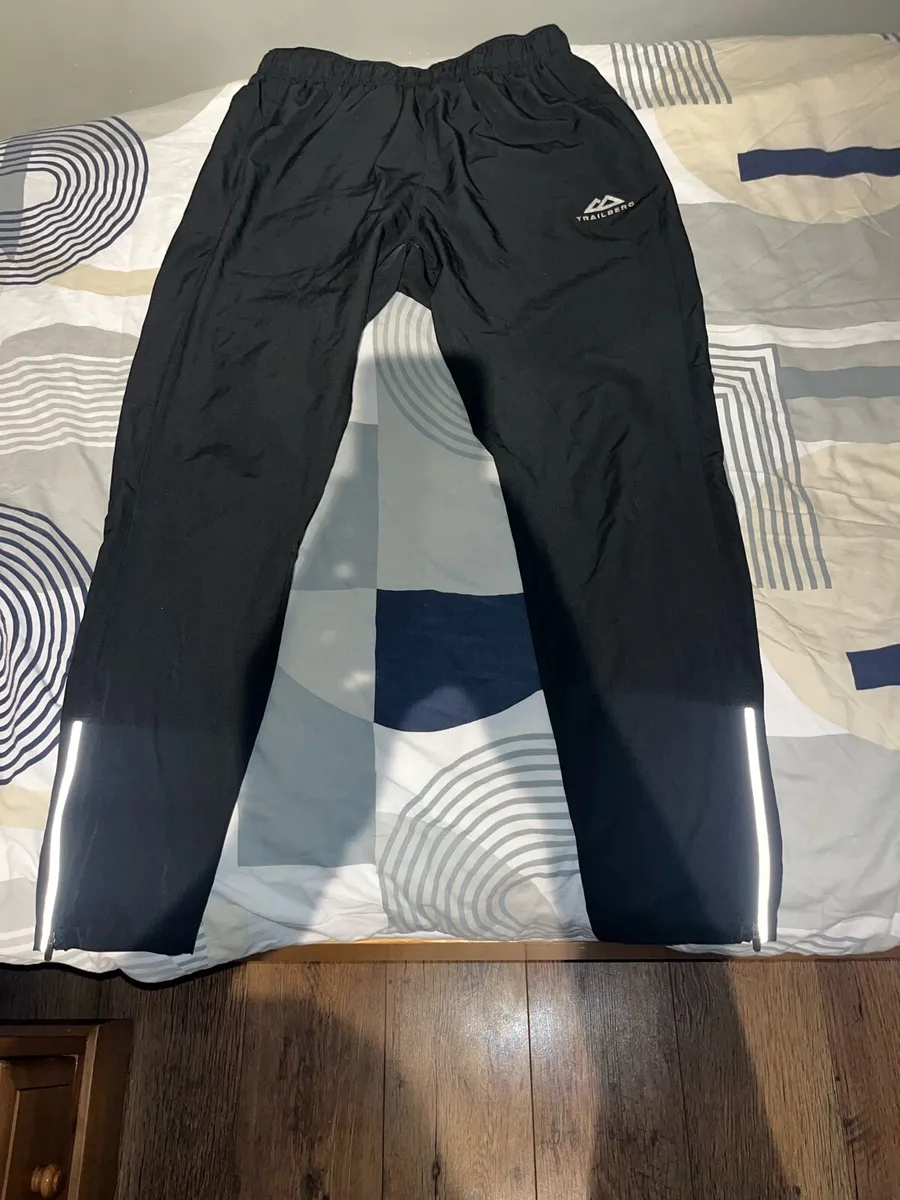 Trailberg Tracksuit - Image 3