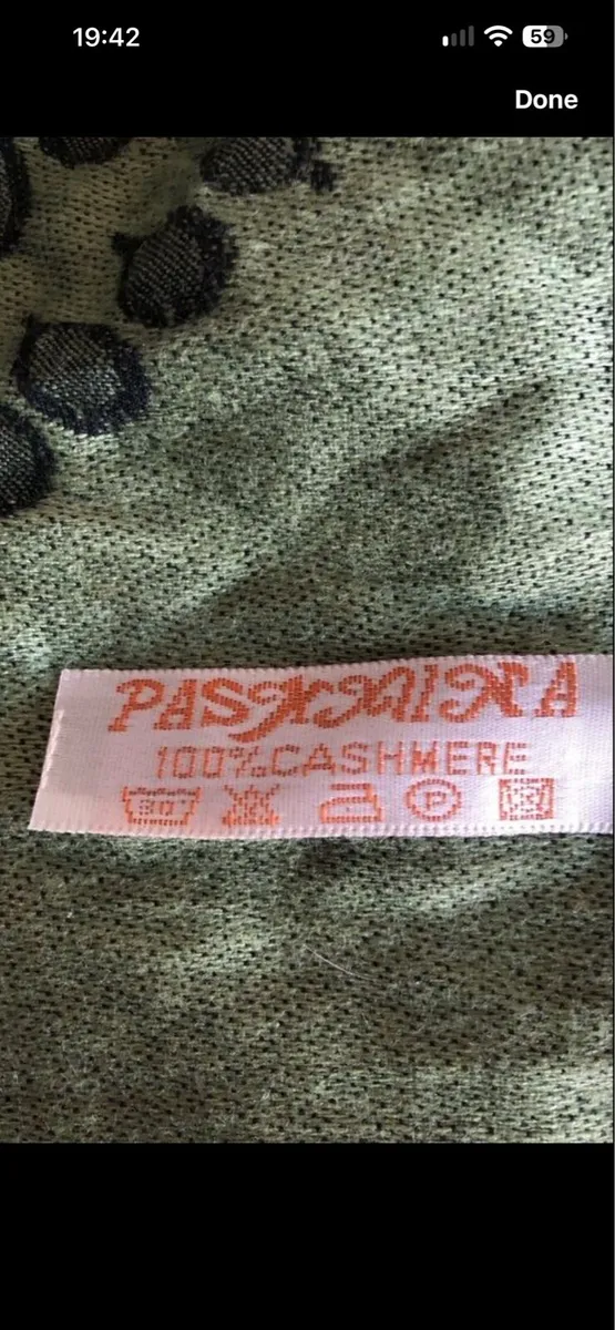Ladies cashmere shawl €10 - Image 3