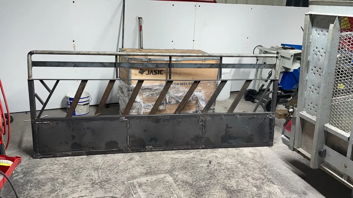 Feeding barriers - Image 1