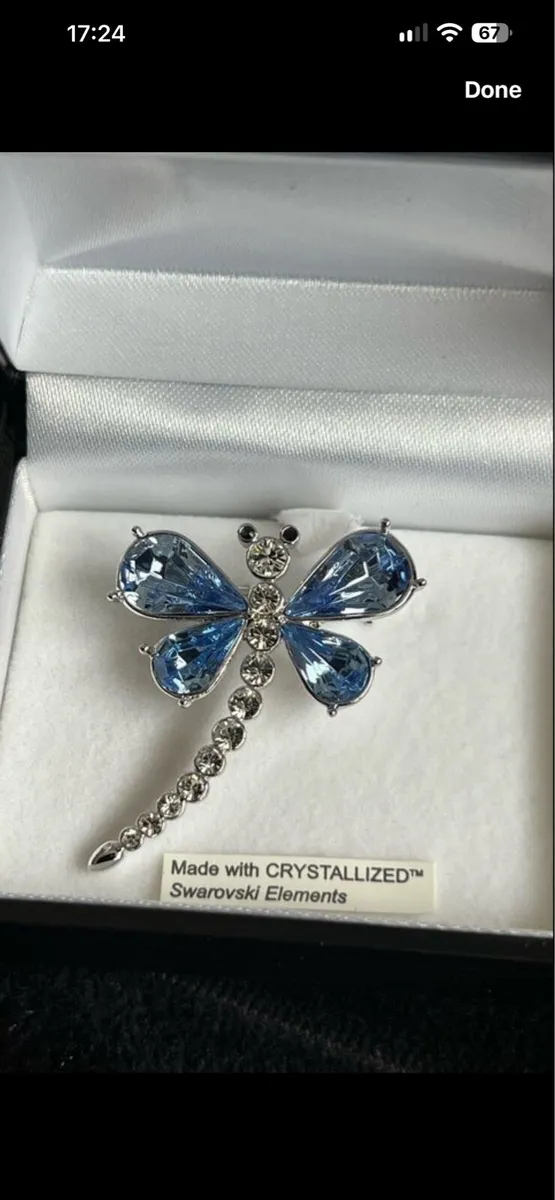 Ladies stunning Swarovski brooch €25 - Image 1