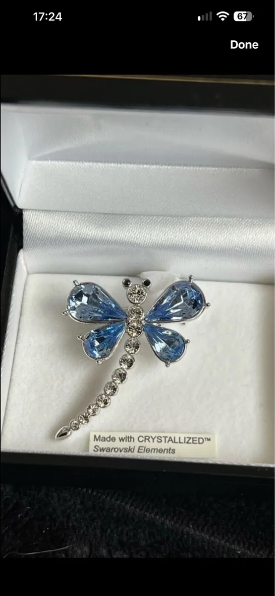 Ladies stunning Swarovski brooch €25 - Image 3