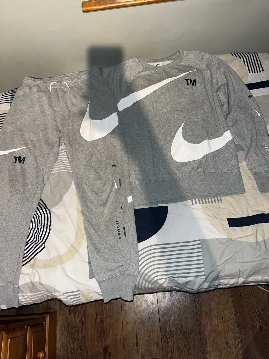 Nike Swoosh Tracksuit - Image 1