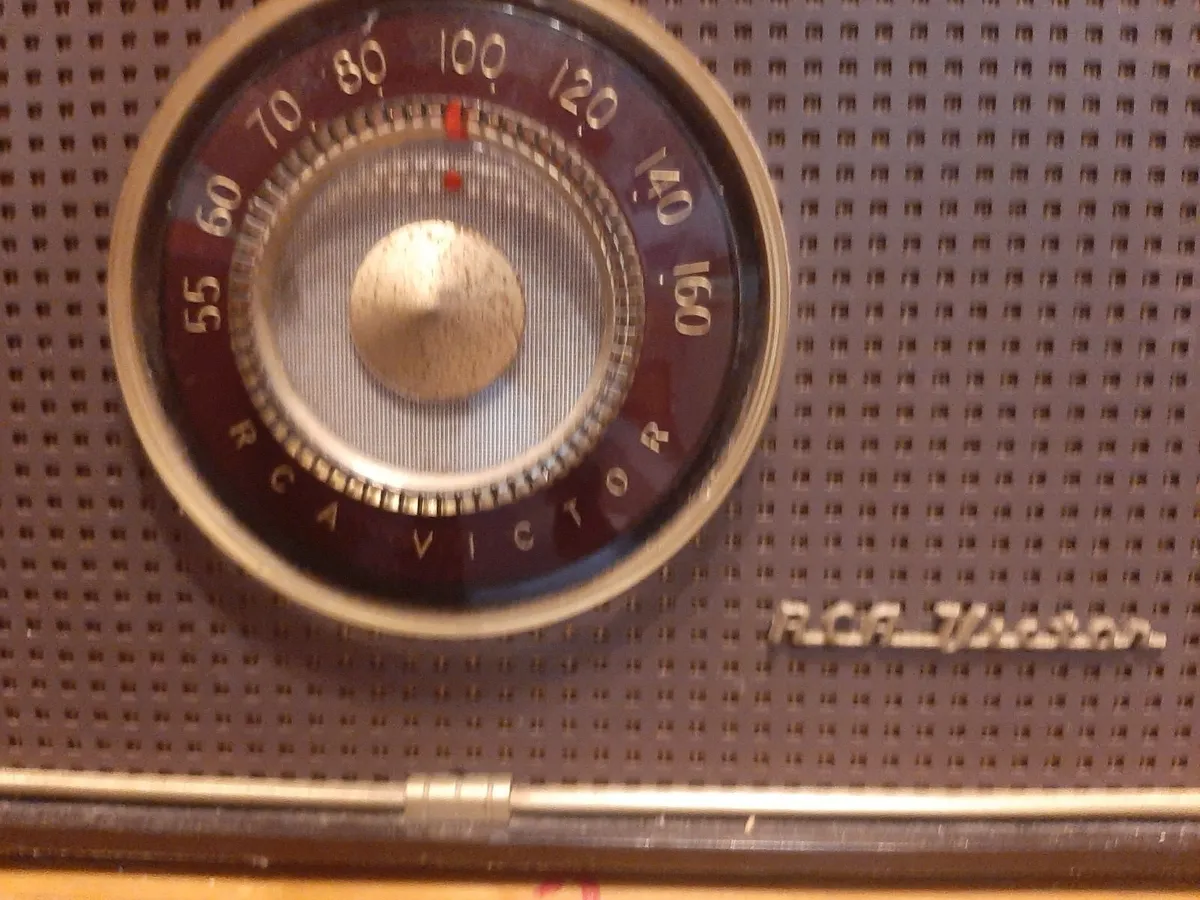 Vintage record player / radio - Image 2