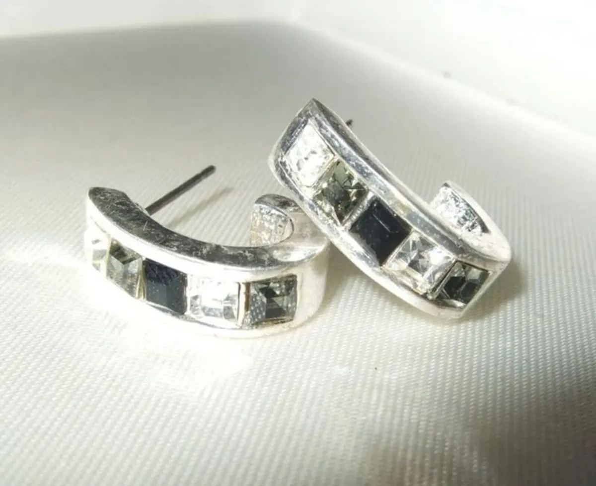 Pristine Vintage Sterling Silver 'Huggie' Earrings - Image 3