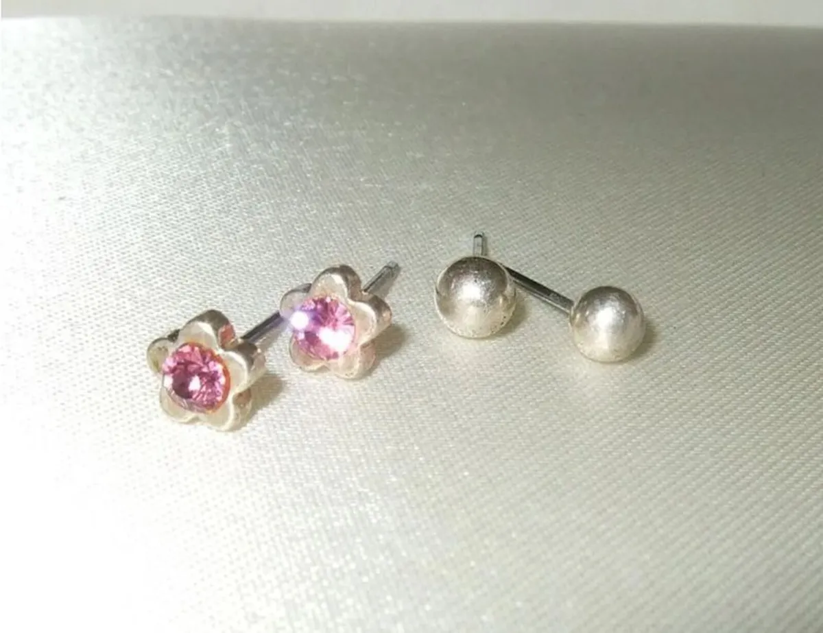 Vintage Hallmarked Silver Flower & Ball Studs - Image 1