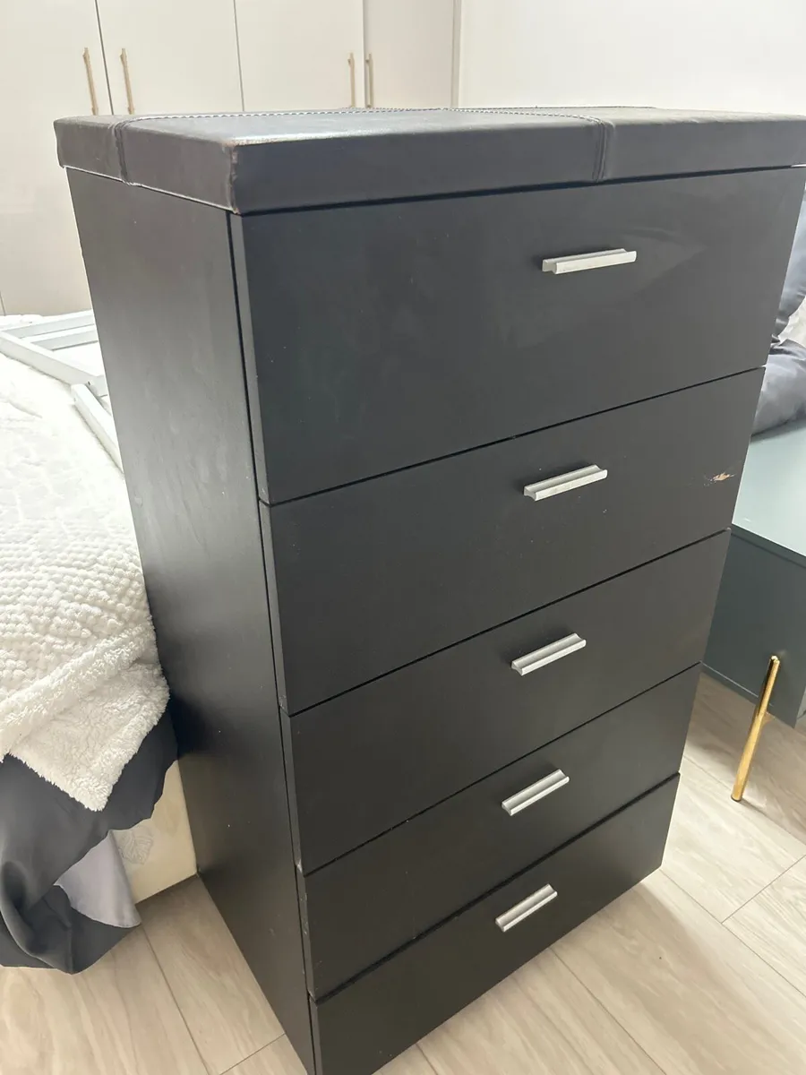 Black 5-Drawer Chest of Drawers – €15 - Image 1