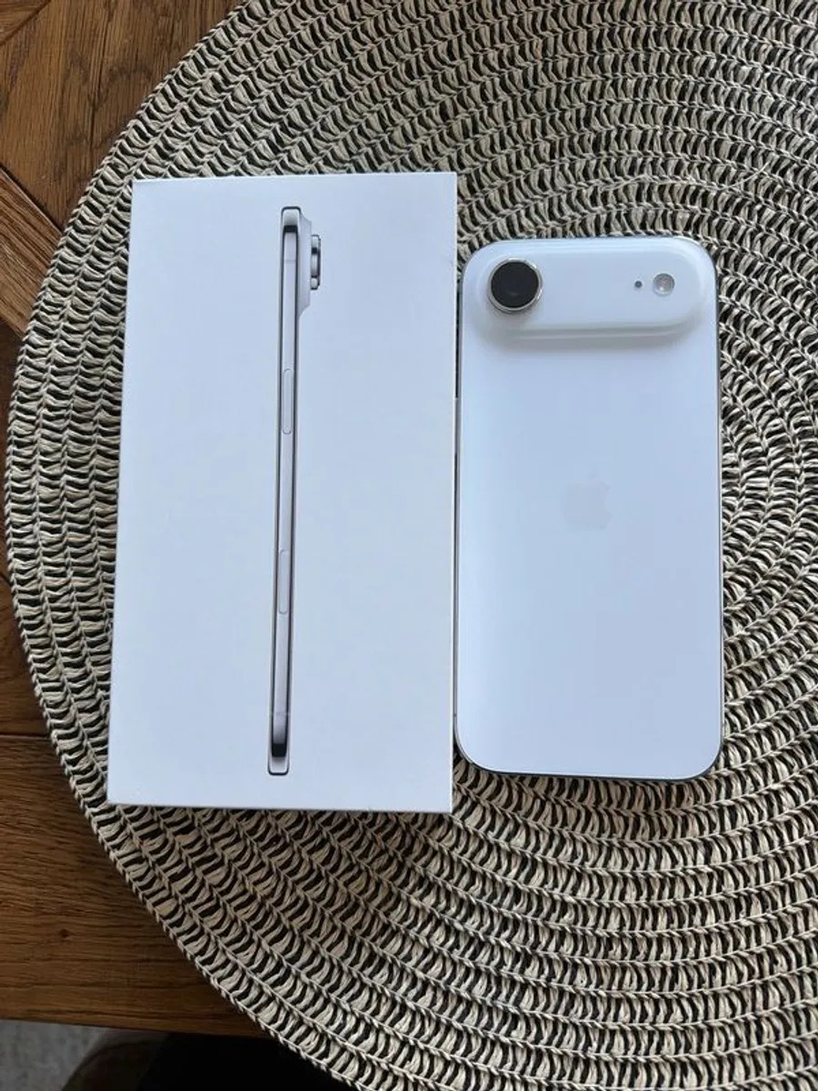 I phone air eSIM 5 g unlocked . - Image 2