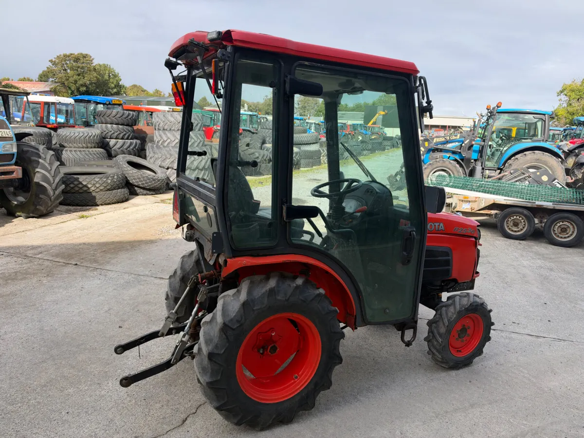 Kubota B2530 Compact Tractor - Image 4