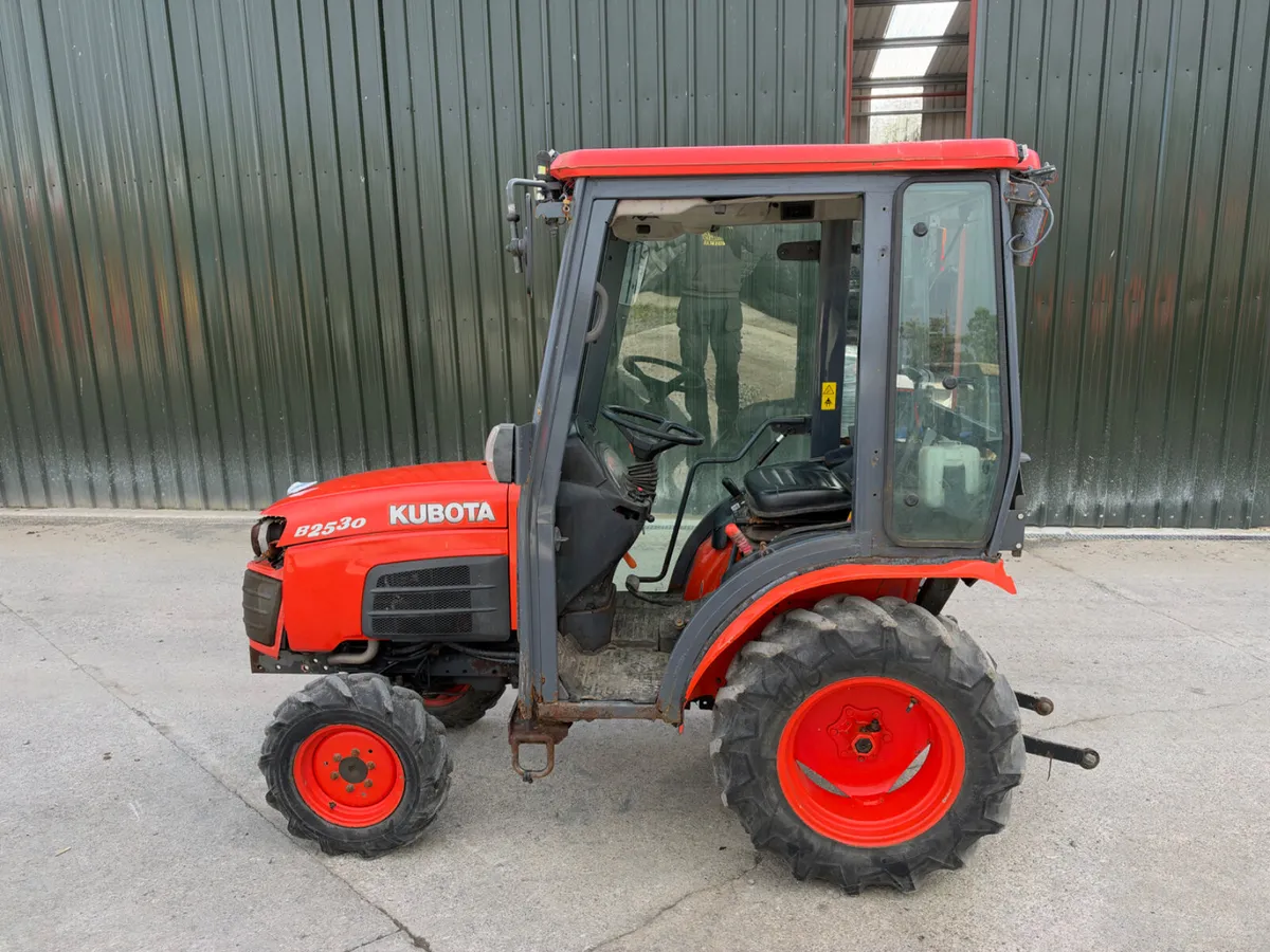 Kubota B2530 Compact Tractor - Image 2