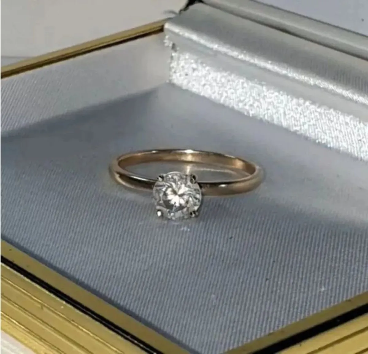 Vintage 14ct Gold 'Queen' Solitaire - Image 2