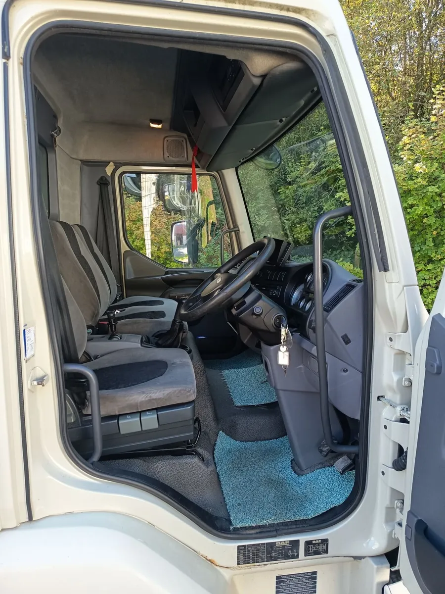 3 horse box with living on 7.5t chassis - Image 3
