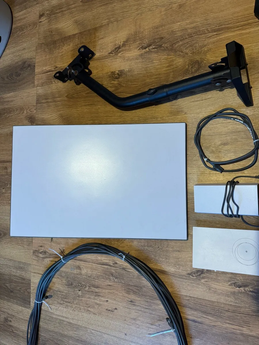 Starlink gen 3 kit + wall mount - Image 1
