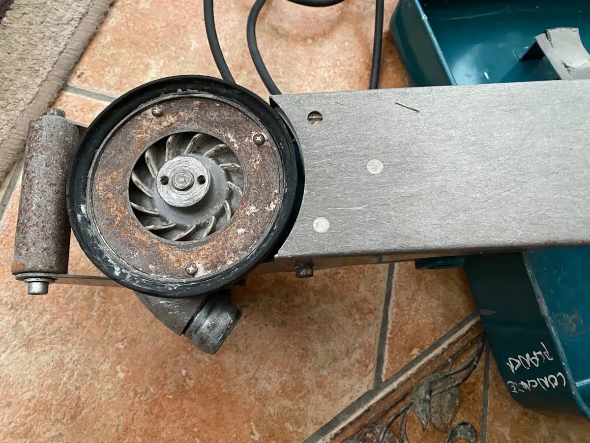 Concrete planer Makita 110v - Image 3