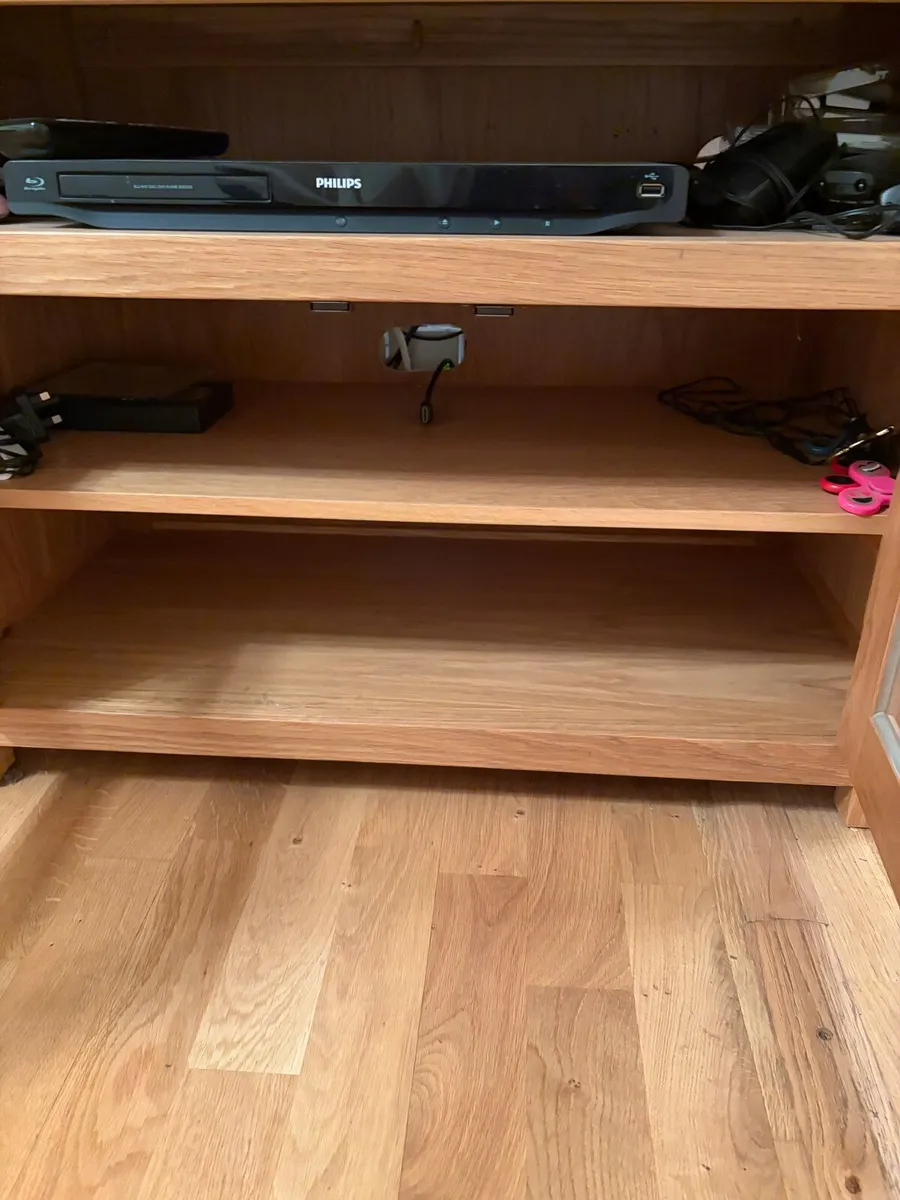 Oak TV unit with Storage - Image 4