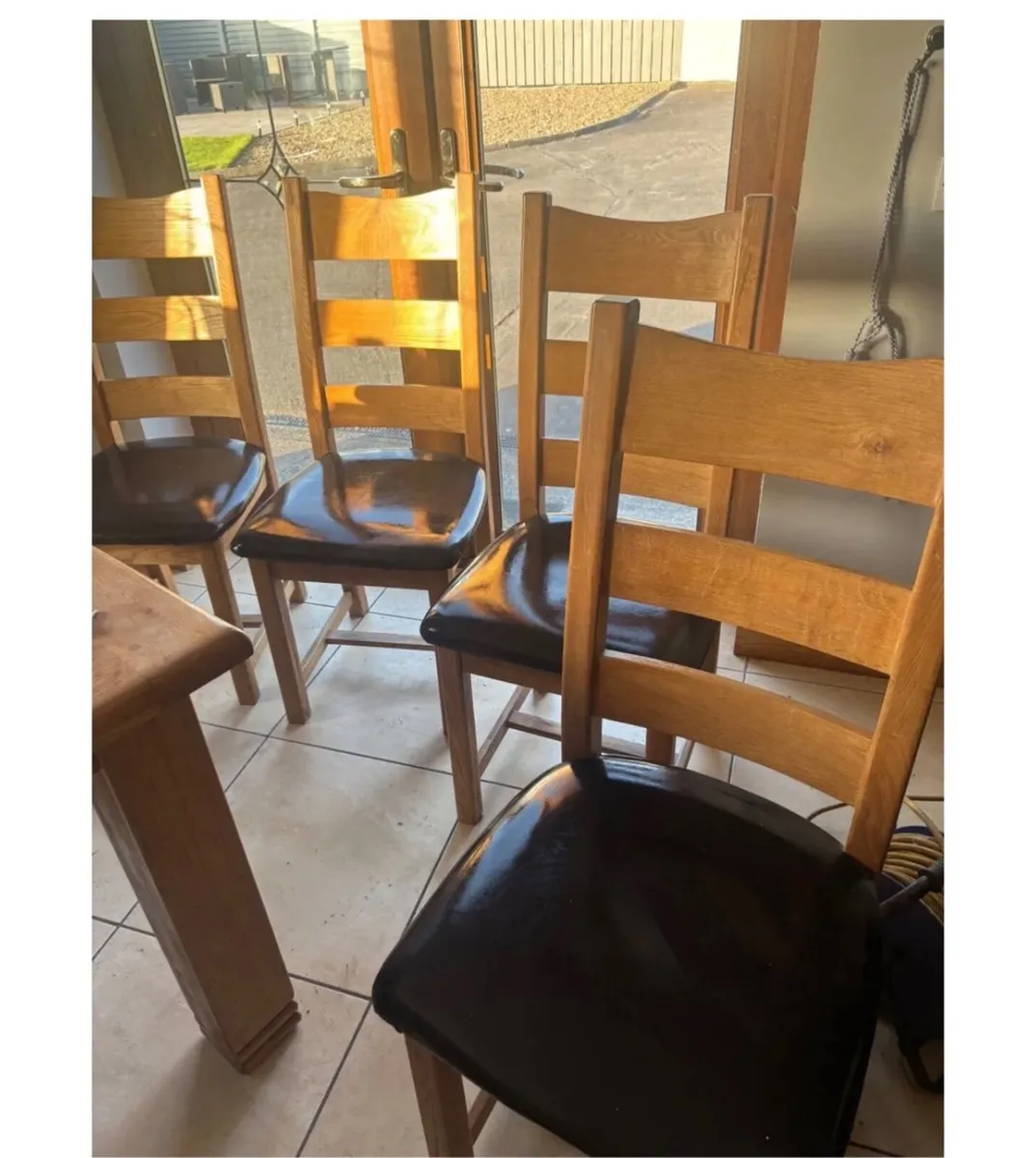 Oak table & 6 chairs - Image 3