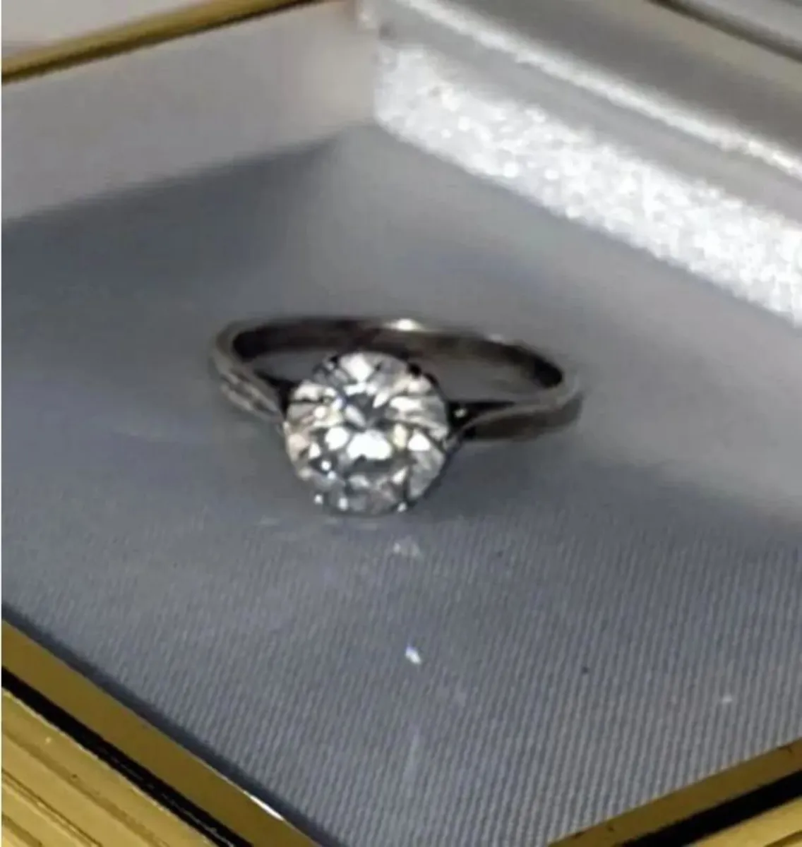 Vintage Hallmarked Silver Solitaire - Image 3