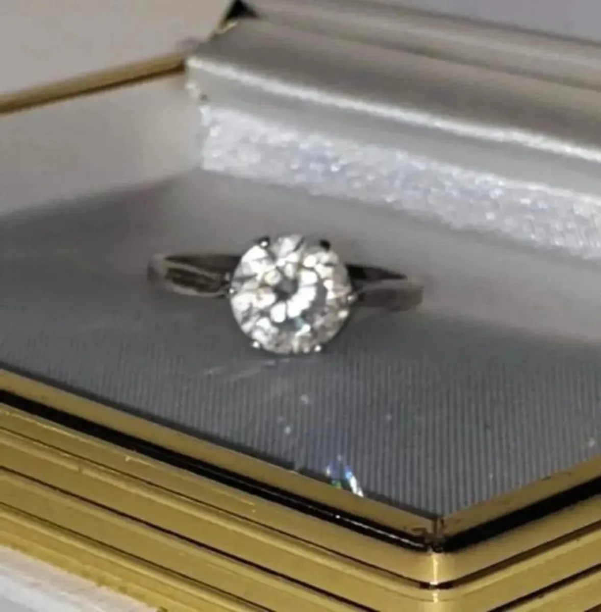 Vintage Hallmarked Silver Solitaire - Image 1