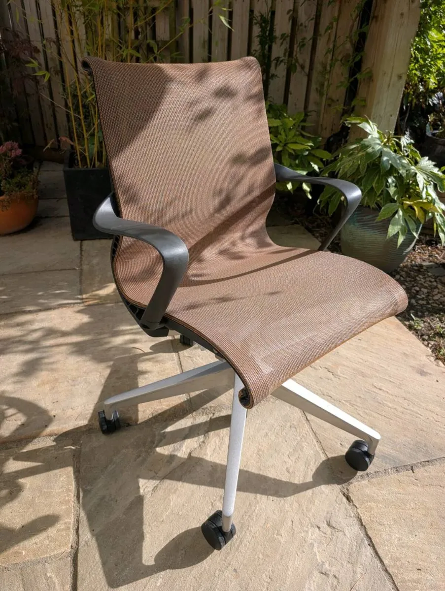 Ergonomic office chair - Image 4