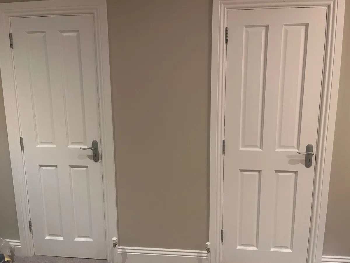 Internal doors x2  hinges and handles - Image 1