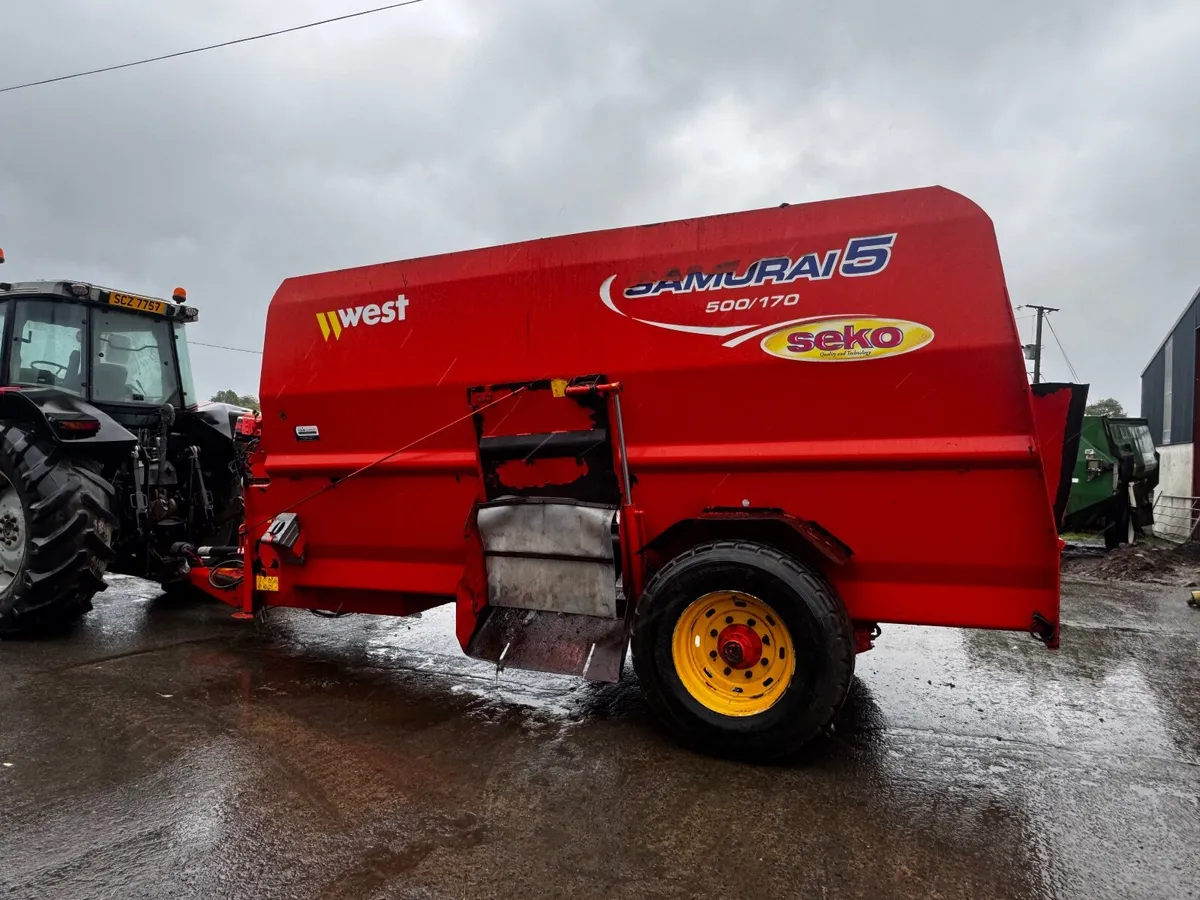 Farm machinery - Image 1