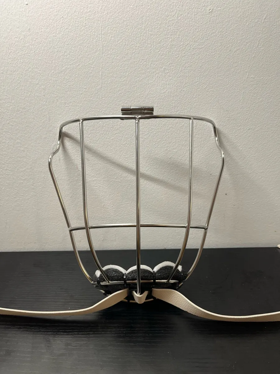 Kilkenny butterfly face-guard+two tone chin piece - Image 1