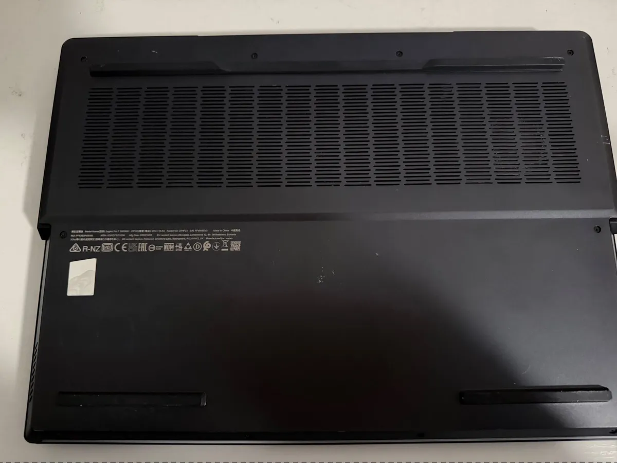 Laptop Lenovo Legion Pro 7i Gen 8 – i9 RTX 4080 - Image 3