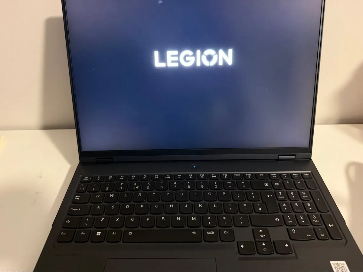 Laptop Lenovo Legion Pro 7i Gen 8 – i9 RTX 4080 - Image 4