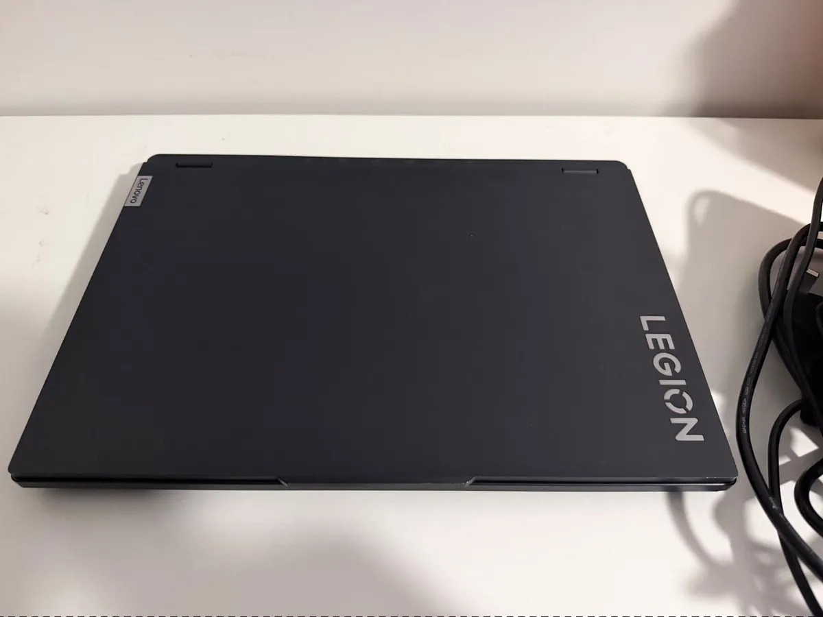 Laptop Lenovo Legion Pro 7i Gen 8 – i9 RTX 4080 - Image 1