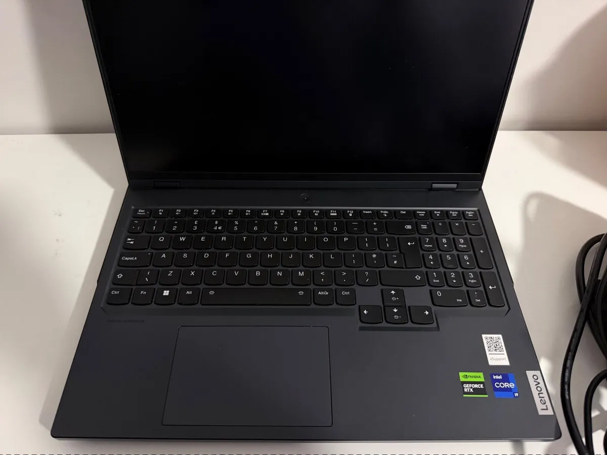 Laptop Lenovo Legion Pro 7i Gen 8 – i9 RTX 4080 - Image 2