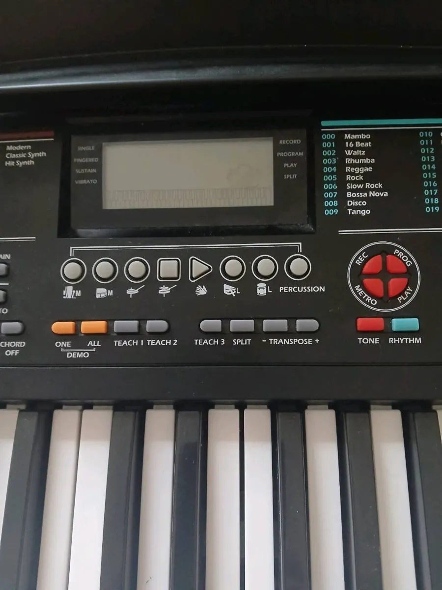 Electronic Keyboard - Image 3